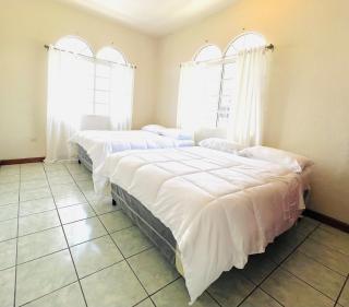 4BR Oasis with Rooftop Lounge offering Scenic Belize Views - San Ignacio - 3