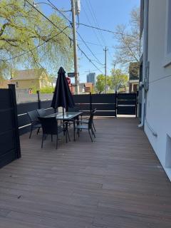 Adorable Modern Master Bedroom near Colleges and K-town - Toronto - 4