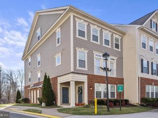 Bedroom with Private Bathroom in Dale City VA - Dale City - 0