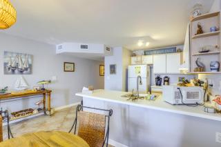 Walkable Beachfront Retreat on Cedar Key! - Cedar Key - 3