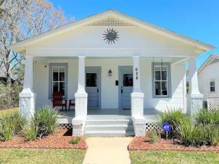 Gulfport Game Room House Walk to Beach Family Fun - Gulfport - 0