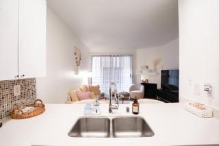 Universal Vibes 1 bed Apt with FREE PARKING in Studio City - Los Angeles - 7