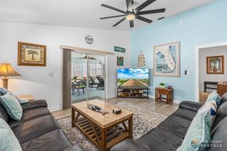 NEW! Big Beach House with Pool, BBQ & Garage Dog Friendly STEPS from the Ocean! - New Smyrna Beach - 8