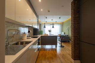 Luxury City-View Apartment & Free Parking - 3