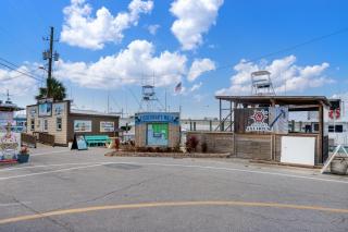 Serenity by the Sea! 4BR Retreat, Sleeps 12, Walk to Beach - Panama City Beach - 0