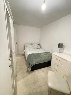 Cosy 3 Bedroom House in Luton - 6