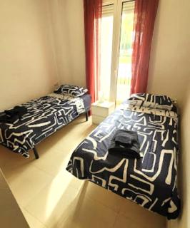 Ground Floor Licenced Apartment, Close to Town & Pool - 8