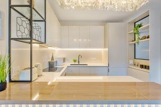 Hyde Park Sandton Luxury 2BR Top Floor - 0