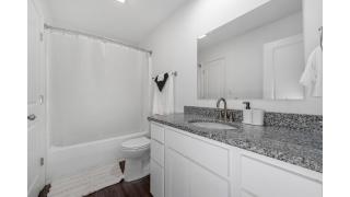 Cozy 3BD Near Walmart HQ with Long Stay Savings - Bentonville - 1