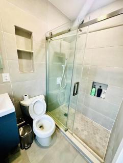 Fancy private home - Glen Oaks - 4