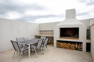 Family friendly apartments with a swimming pool Vrsi - Mulo, Zadar - 24110 - Vrsi - 2