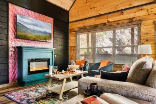 Dolly's Place- 2 bed/2 bath, Sleeps 6, Putting Green! Hot Tub, Arcade, Game Loft, Air Hockey - Boyds Creek - 6