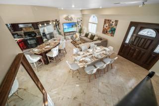 Entire Spacious 4-Bedroom 4-Bath House w Garage, Gated Yard, Available Now - San Diego - 9