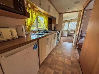 6 Berth, Wheelchair Adapted Caravan At Southview Holiday Park Ref 33084S - 2