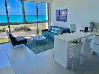Azure Beach Residences - Palm-Eagle Beach - 4