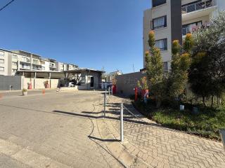Broadacres Apartment - Sandton - 1