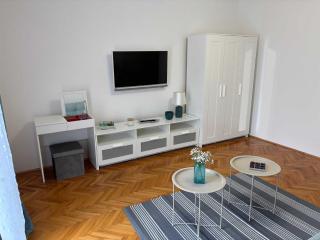 Apartmani Vela Makarska - Classic One Bedroom Apartment - Makarska - 0