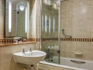 Sunday Winchester Wessex Cathedral Hotel Compact - Southampton - 3