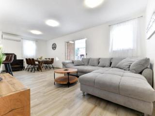 Four Bedroom Villa With Hot Tub - 0