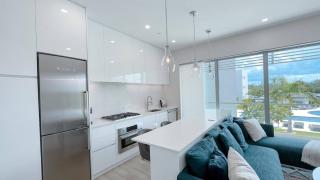 Modern Luxury 2bed by 7 Mile Beach - 7