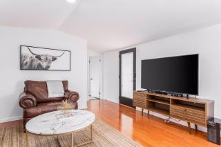 Southwestern Modern Hot Tub - 9