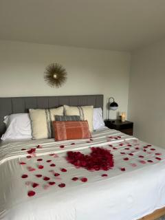 Southwestern Modern Hot Tub - 6