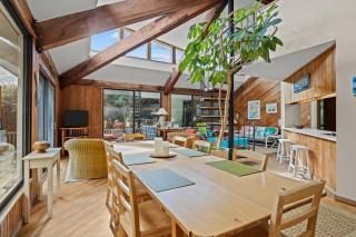 Beach Grove home - 9