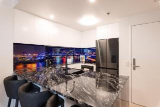 Private CBD Bedroom in a Shared Apartment on Brisbane River - 9