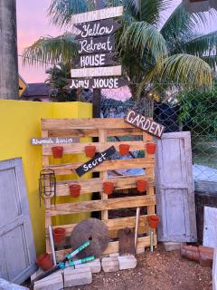 Yellow Retreat House Homestay Batu Gajah - Batu Gagah - 6