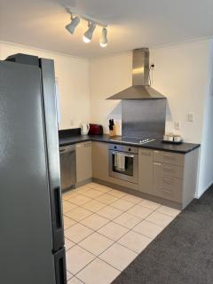 Bright and spacious townhouse CBD fringe CHCH - 3