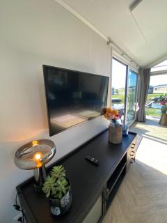 Elegantes Chalet am Wasser mit Steg Klimaanlage Ferienhaus am See Niederlande - Kampen - 3