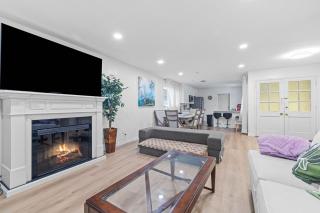 Newly Renovated Entire 4BR house and big backyard - San Diego - 0