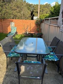 BLT 123 - beach lake tavern - Budgewoi - 4