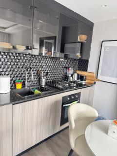 2BR WiFi pool gym free breakfast Westlands nairobi - Nairobi - 4