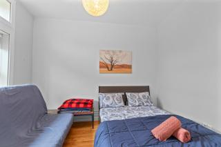 Lofty Urban Duplex Two Story Getaway - Montreal - 3