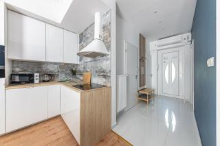 Cozy Haven Budapest- Quiet Family Apartment with AC and Smart Tv - 6