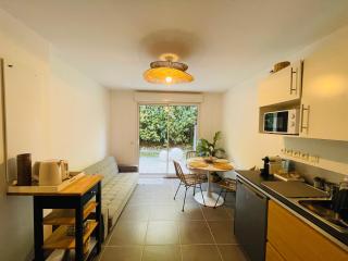 Apartment with beautiful terrace - LʼIsle-sur-la-Sorgue - 2