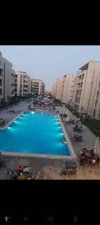 شاليه للايجار 3 غرف مكيفات بقرية جراند هيلز الساحل الشمالى بإطلاله مباشره على البول - 5