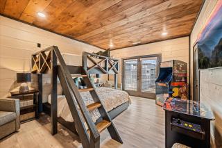 6Br7Ba,Lux retreat,Pool,Hot Tub,WatrPark,TheaterRoom-Sleeps22 - 6