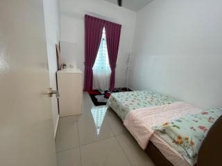 LNZ Pool Homestay Melaka - - 1