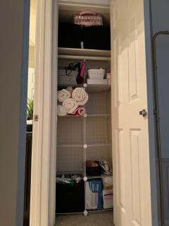 Spacious large 1 bedroom with parking - 1