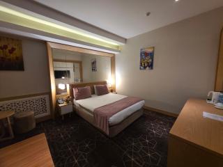 Regal Hotel Baku - Baku - 7