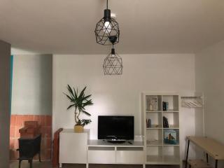 Cozy 1-bedroom apartment with free parking - Riga - 0