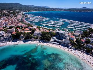 STUDIO CLIMATISE avec MEZZANINE au calme avec terrasse et parking idéalement situé pour tout faire à pied ! - Bandol - 0