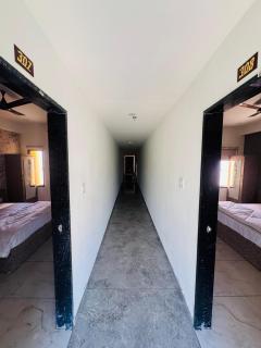 hotel shiv palace - Dwarka - 2
