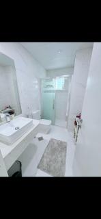 Luxury apartment with sea view, gym and pool! - Sharjah - 7