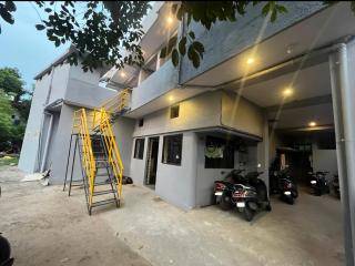 Beds & Boys Hostel - 3