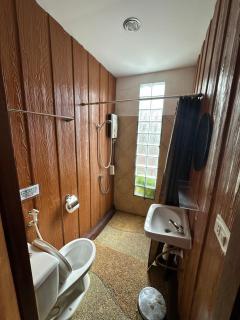 Tropical Garden Bungalow - 8