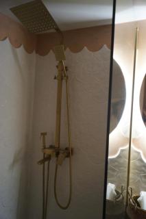 Retro private room in common apartment - 9