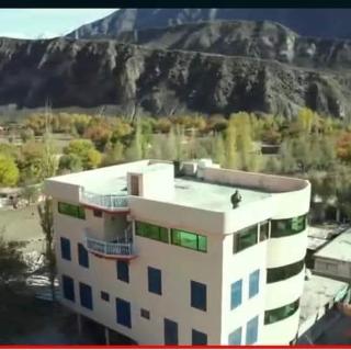 Chalt View Hotel and Restaurant - - 5